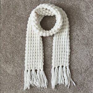 Old Navy Chunky Cable Knit Scarf
